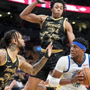  猛龙范弗利特续约，留守多伦多稳军心  