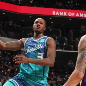  三球准三双黄蜂末节发力击败活塞