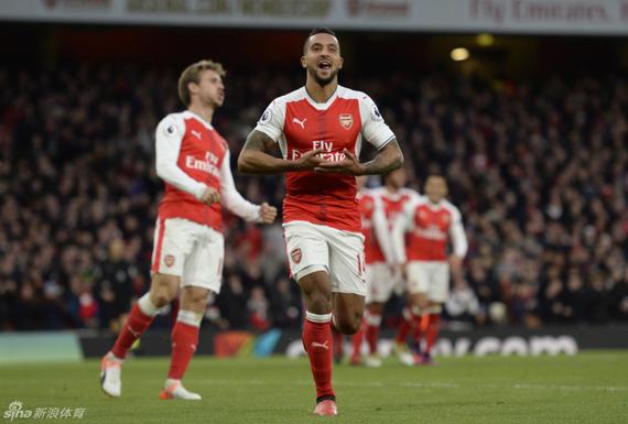  阿森纳门将低级失误，伯恩茅斯补时扳平抢关键一分  