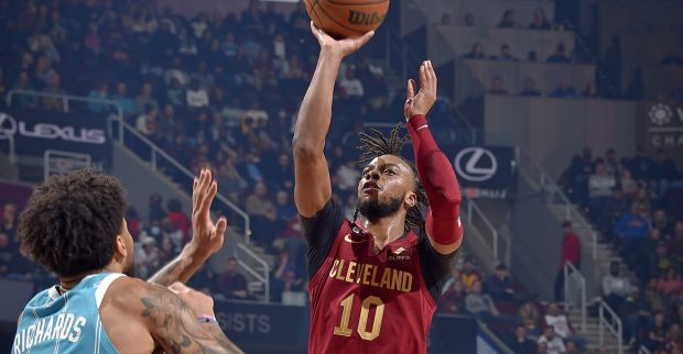  米切尔37分骑士加时力克篮网  