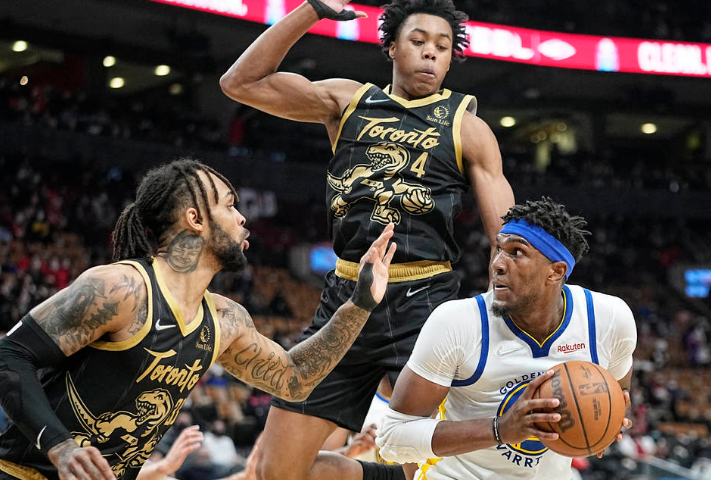  猛龙范弗利特续约，留守多伦多稳军心  