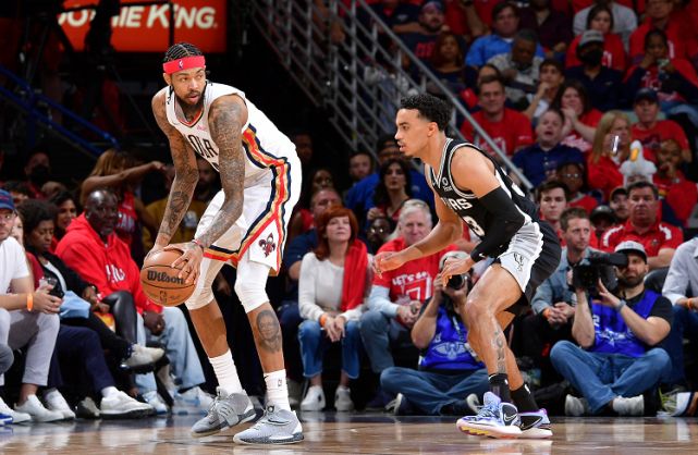  莫兰特末节暴走灰熊击溃马刺喜迎三连胜